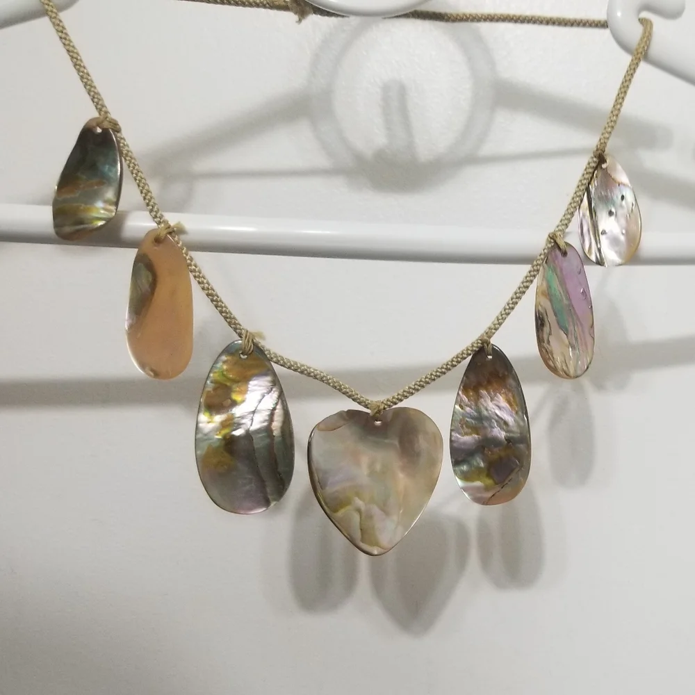 Vtg blistered pearl cord necklace, 1/7 pendants is a heart - Picture 1 of 12